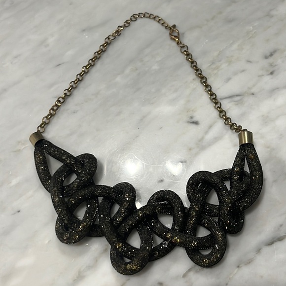 Jewelry - 🖤 Beautiful Bib Necklace